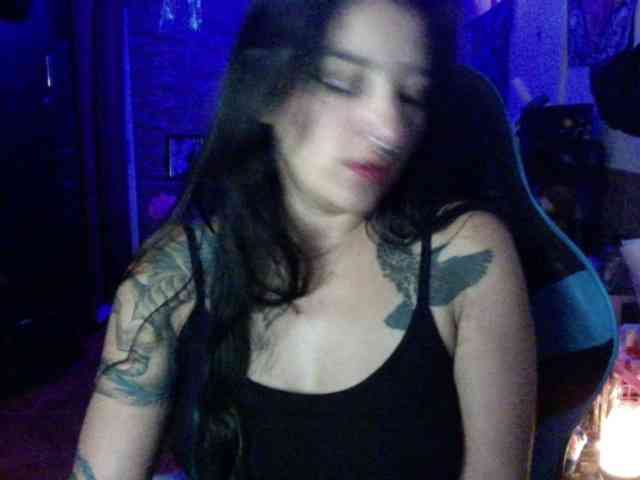 AngelaQueen webcam