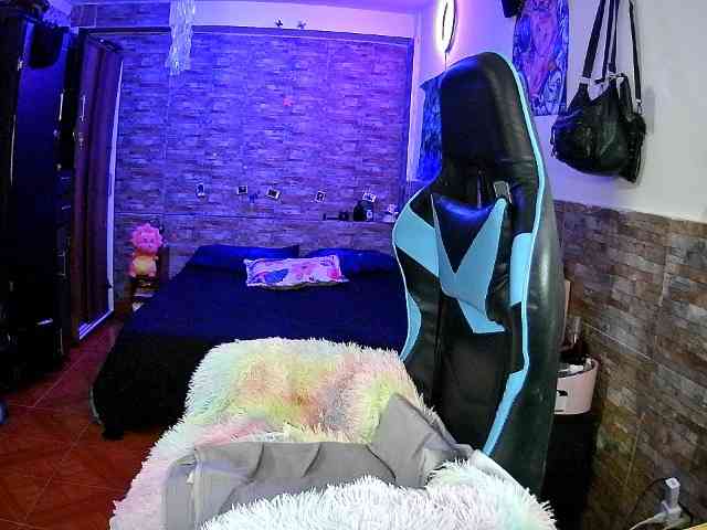 AngelaQueen webcam