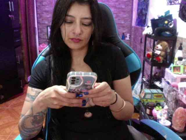 AngelaQueen webcam