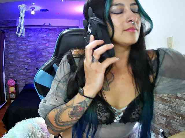 AngelaQueen webcam