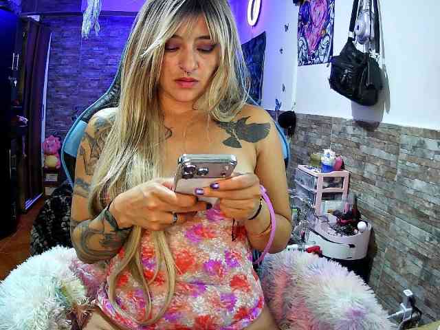 AngelaQueen webcam