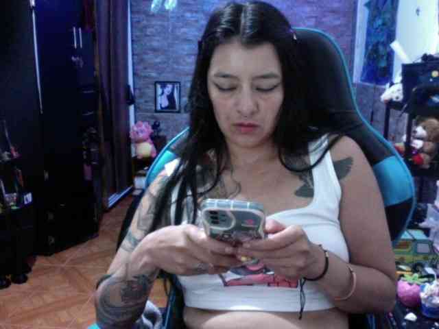 AngelaQueen webcam
