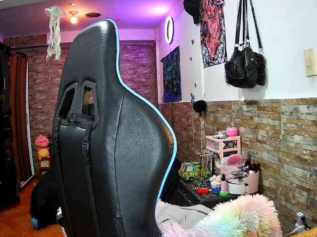 AngelaQueen webcam