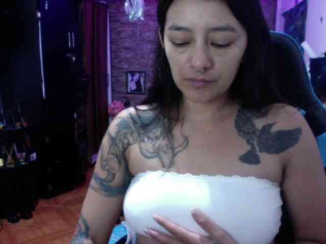 AngelaQueen webcam