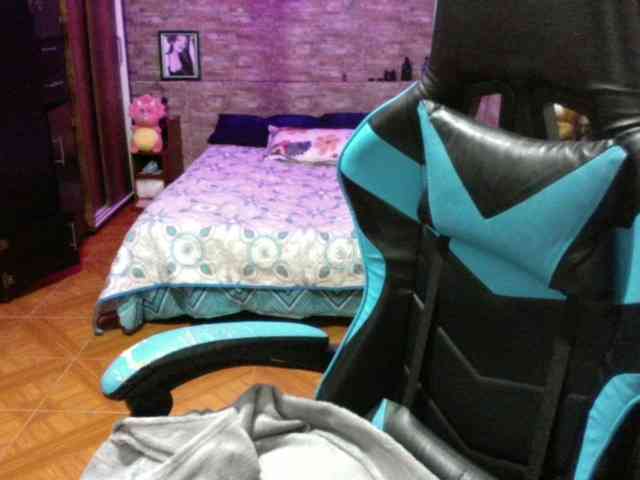 AngelaQueen webcam
