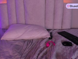 BeckaBlue's Live Webcam