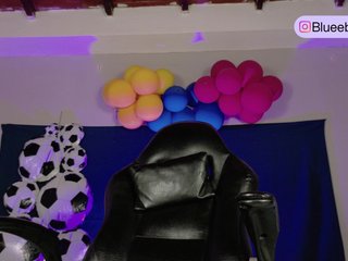 BeckaBlue's Live Webcam