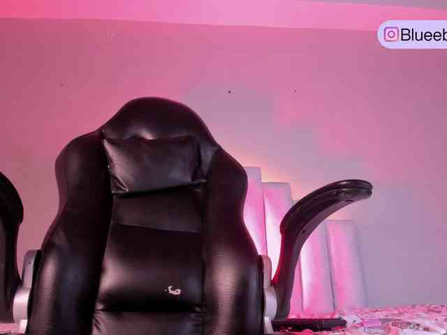 BeckaBlue Live Webcam on BongaCams