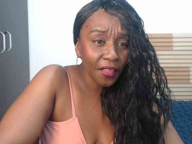 Yirily Live Webcam on BongaCams