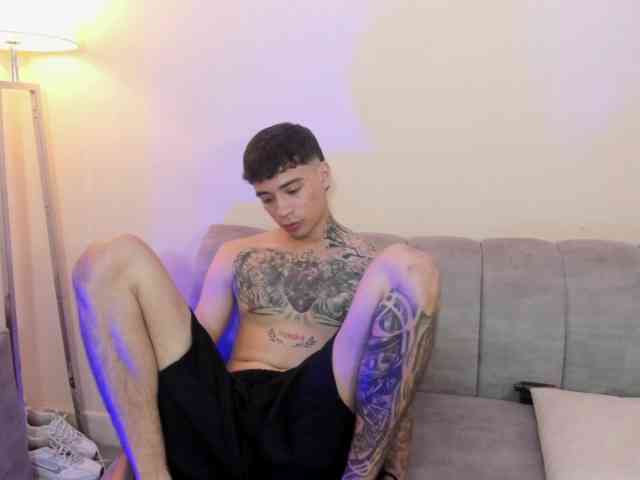 startlindagirlssome webcam