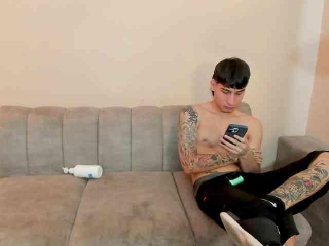 startlindagirlssome webcam