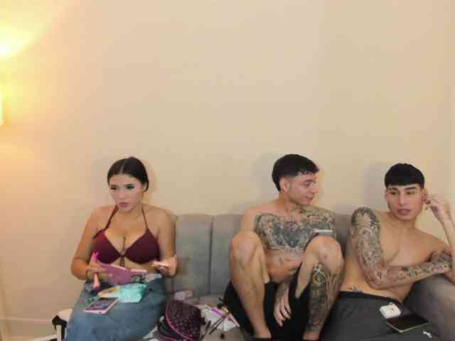 startlindagirlssome webcam
