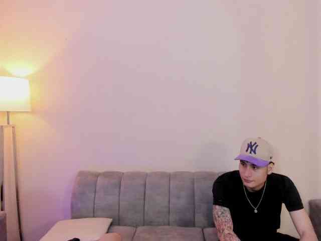 startlindagirlssome webcam