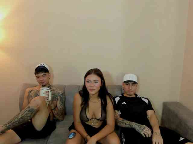 startlindagirlssome webcam