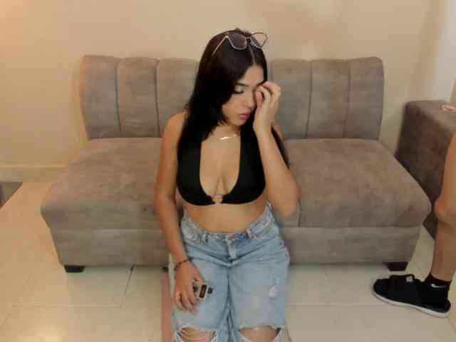 startlindagirlssome webcam