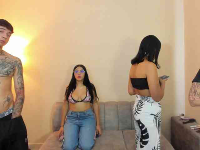 startlindagirlssome webcam