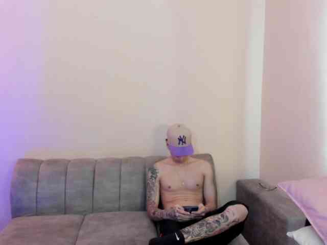startlindagirlssome webcam