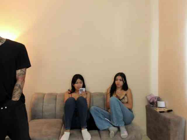 startlindagirlssome webcam