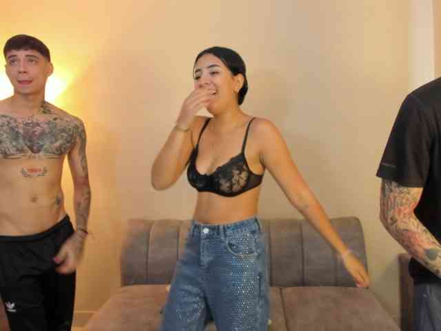 startlindagirlssome webcam