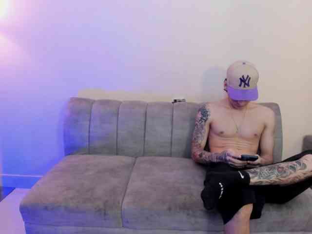 startlindagirlssome webcam