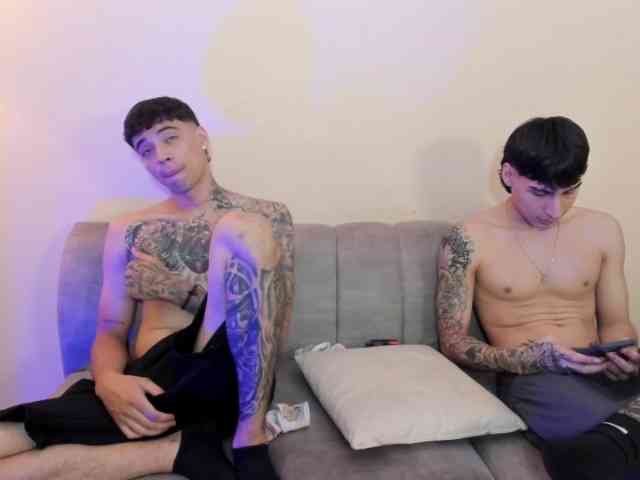 startlindagirlssome webcam