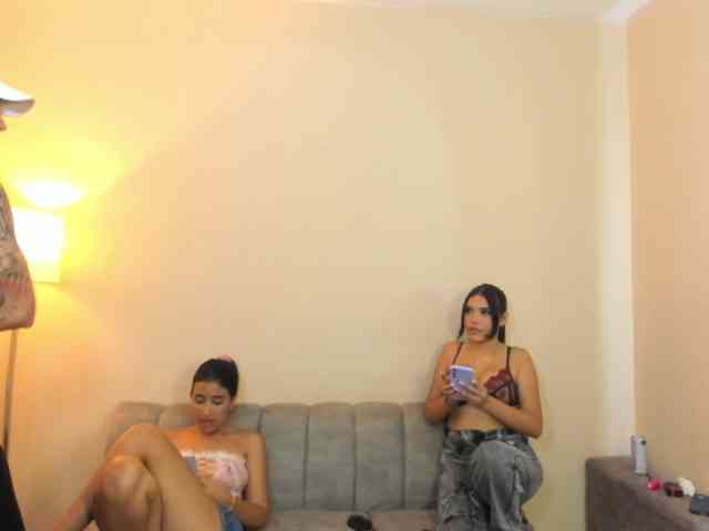 startlindagirlssome webcam