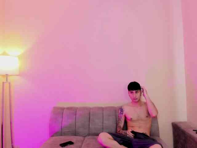startlindagirlssome webcam