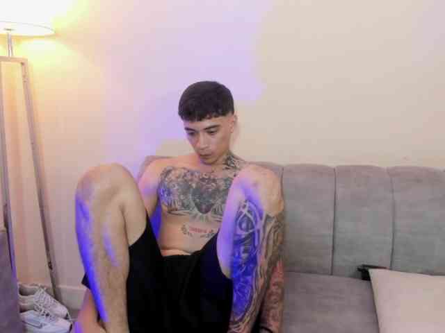 startlindagirlssome webcam