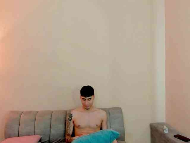 startlindagirlssome webcam