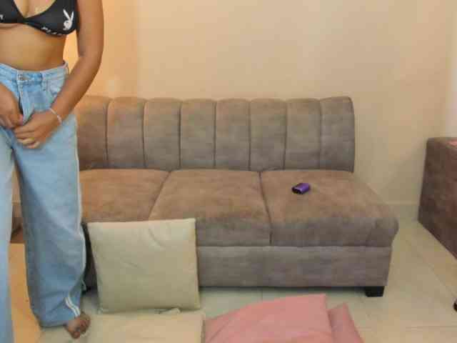 startlindagirlssome webcam