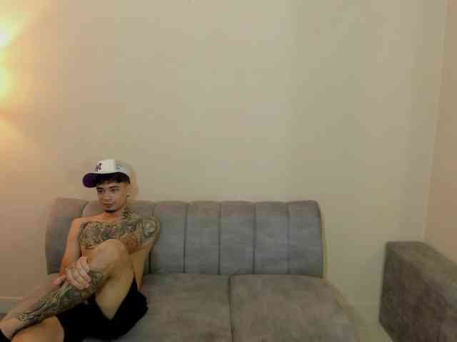 startlindagirlssome webcam
