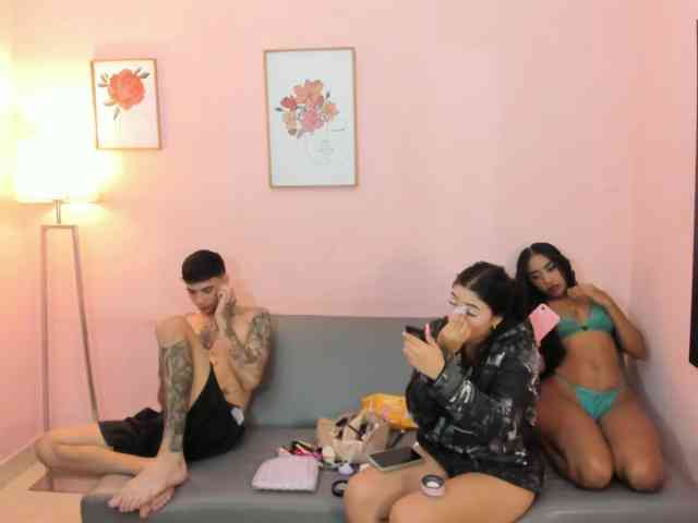 startlindagirlssome webcam