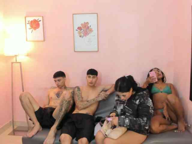 startlindagirlssome webcam