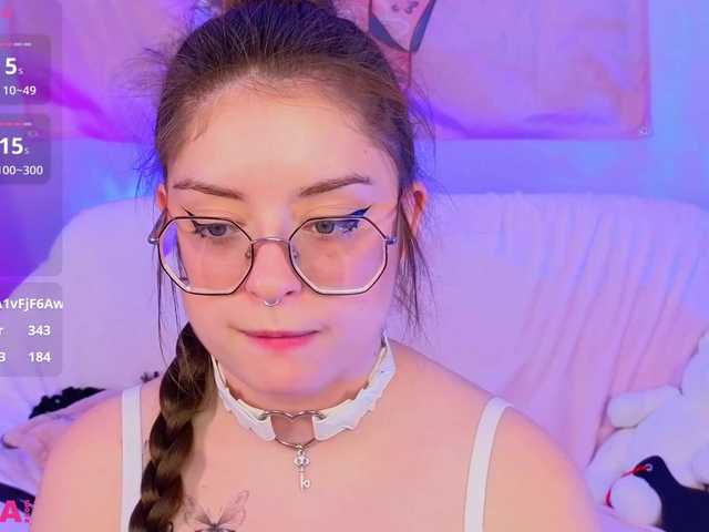 selenamils live cam