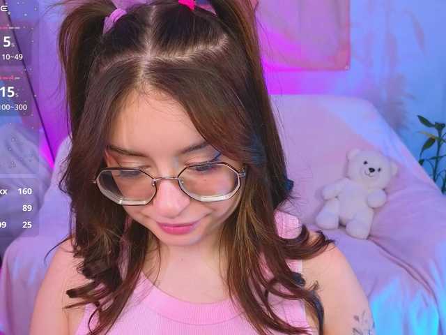 selenamils live cam preview
