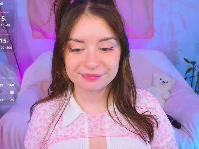 selenamils live cam preview