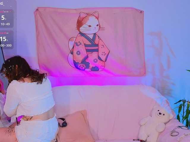 selenamils live cam preview