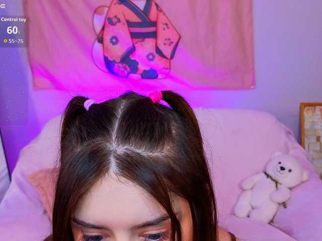 selenamils — live female cam