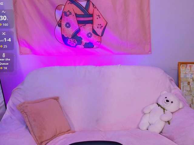 selenamils — live female cam