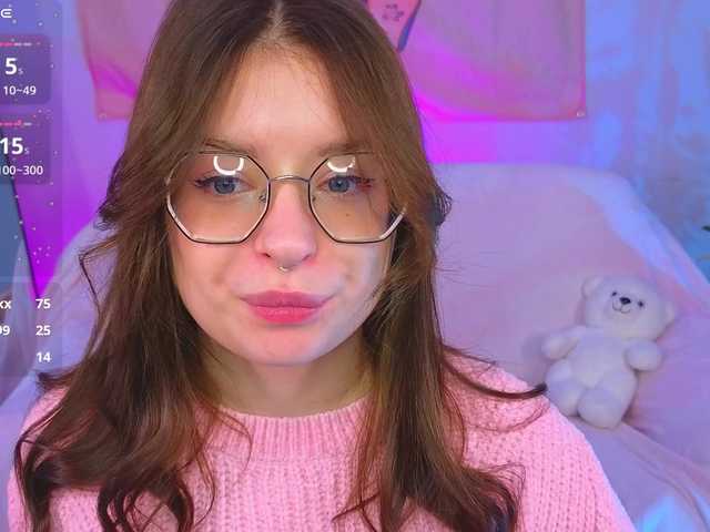 le modèle selenamils est en webcam porno dans un show sur le site bongacams, il possède les tags suivants: White/Caucasian,Brunette,Shaved