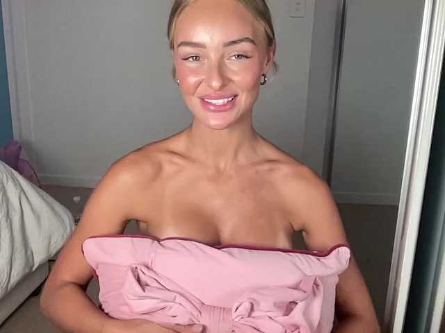 bbybreex live cam on BongaCams