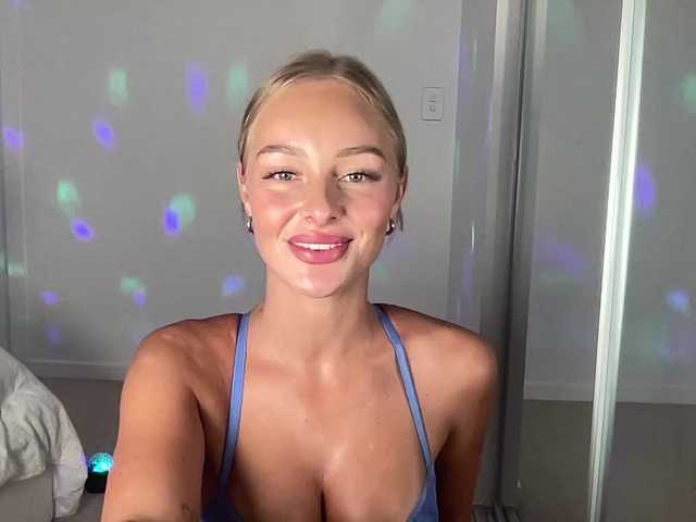 bbybreex live cam on BongaCams