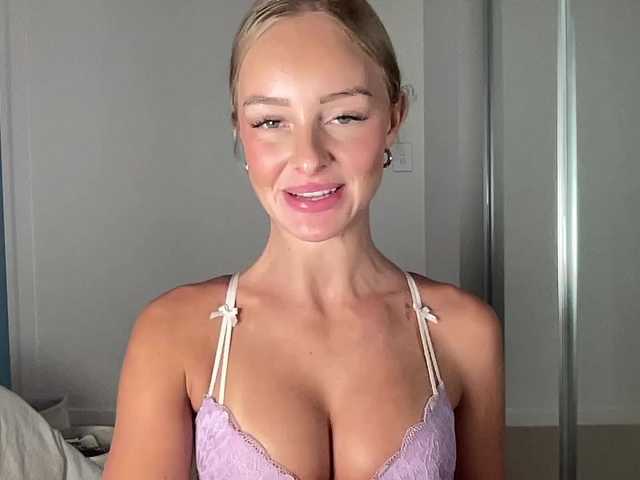 bbybreex live cam on BongaCams