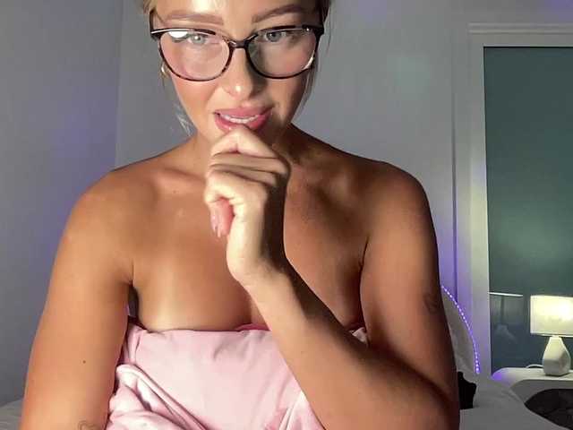 bbybreex live cam on BongaCams
