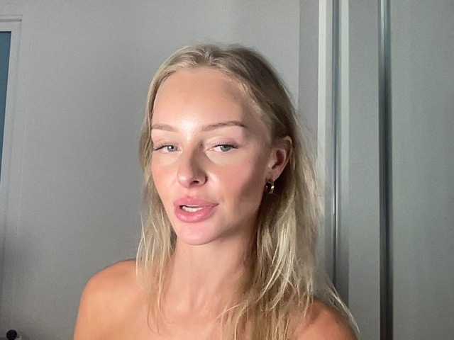 bbybreex live cam on BongaCams