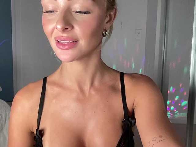 bbybreex live cam on BongaCams
