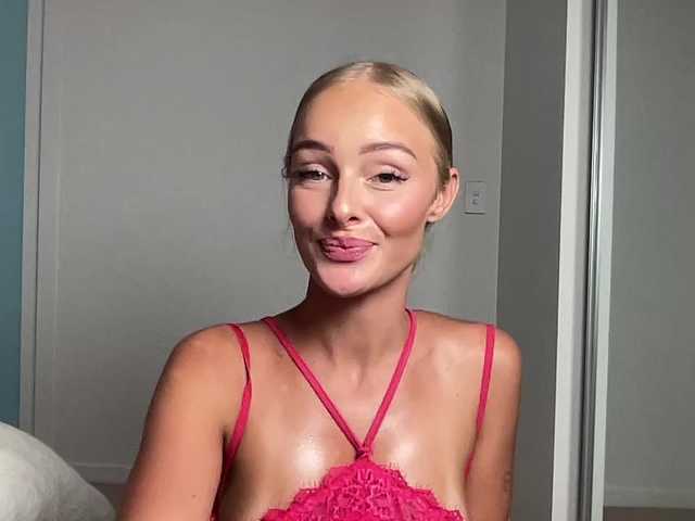 bbybreex live cam on BongaCams