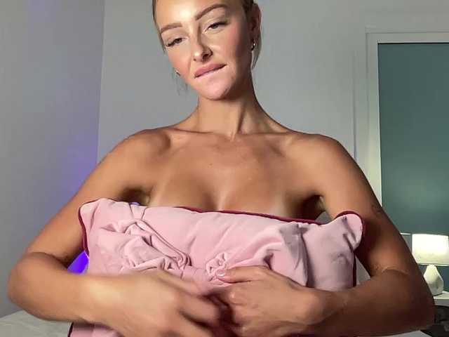 bbybreex live cam on BongaCams