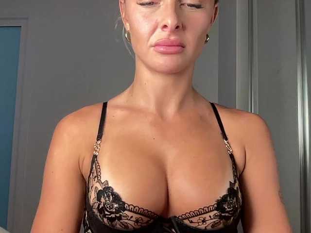 bbybreex live cam on BongaCams