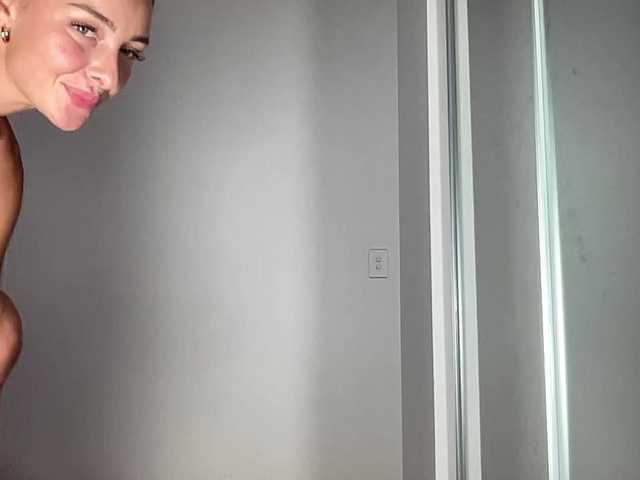 bbybreex live cam on BongaCams
